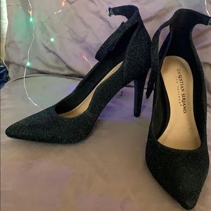 Size 5 never worn pumps